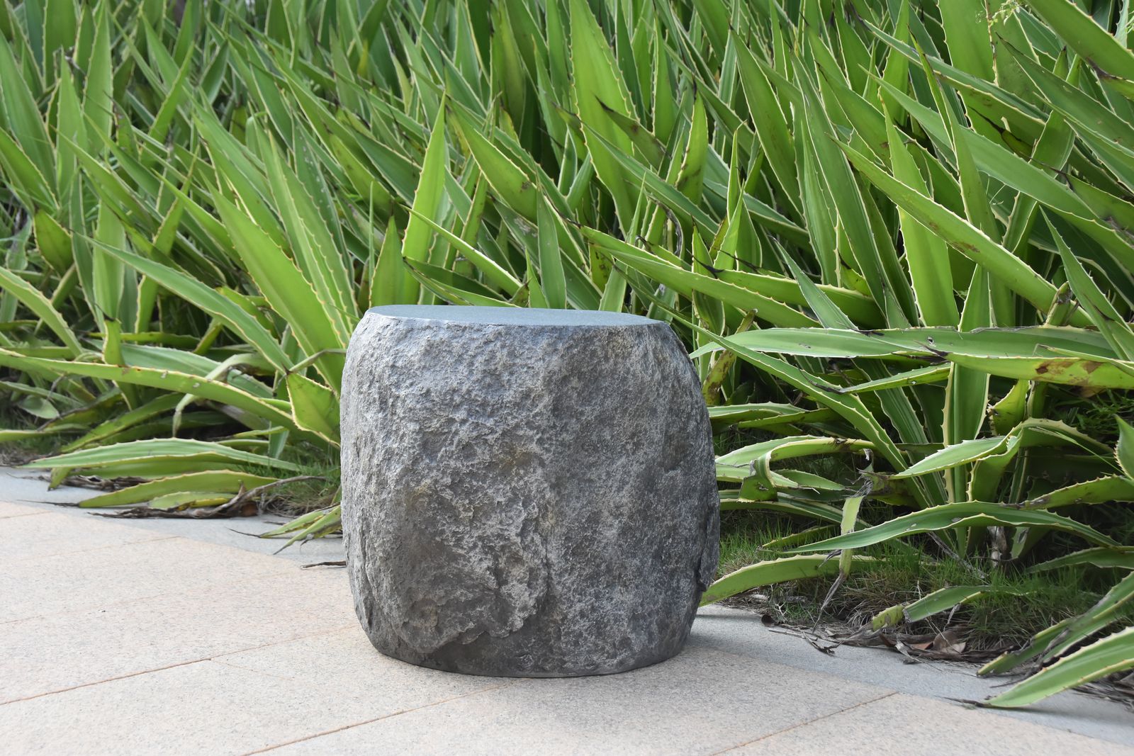 Boulder Seat (ONE01-102)