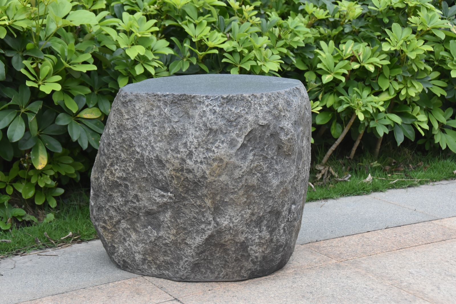 Boulder Seat (ONE01-102)